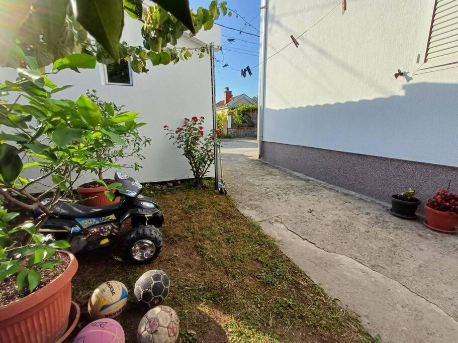Cozy, Fully Equipped, Free Parking&Wifi, Quiet, 2Bd Apartment Podgorica Exterior photo